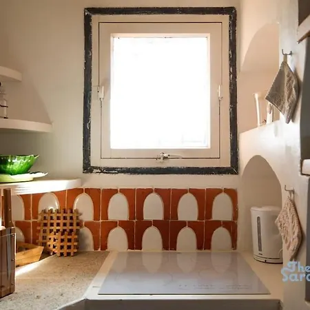 Oliviero's Stone, Villa *